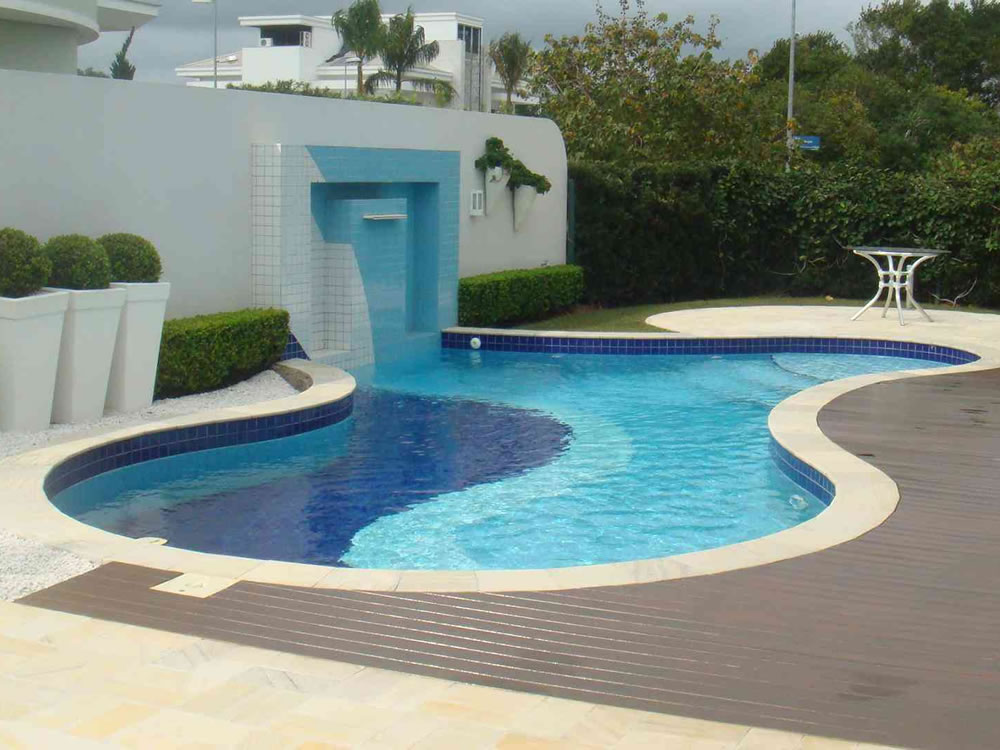 Bordas de Piscina em porcelanato Taubaté